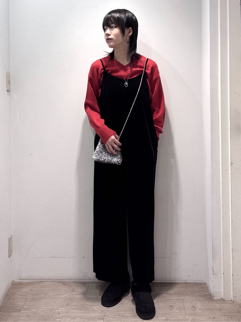 くっしーさんの「OPAQUE.CLIP｜Vネックラメニット【洗濯機OK】」を使ったコーディネート