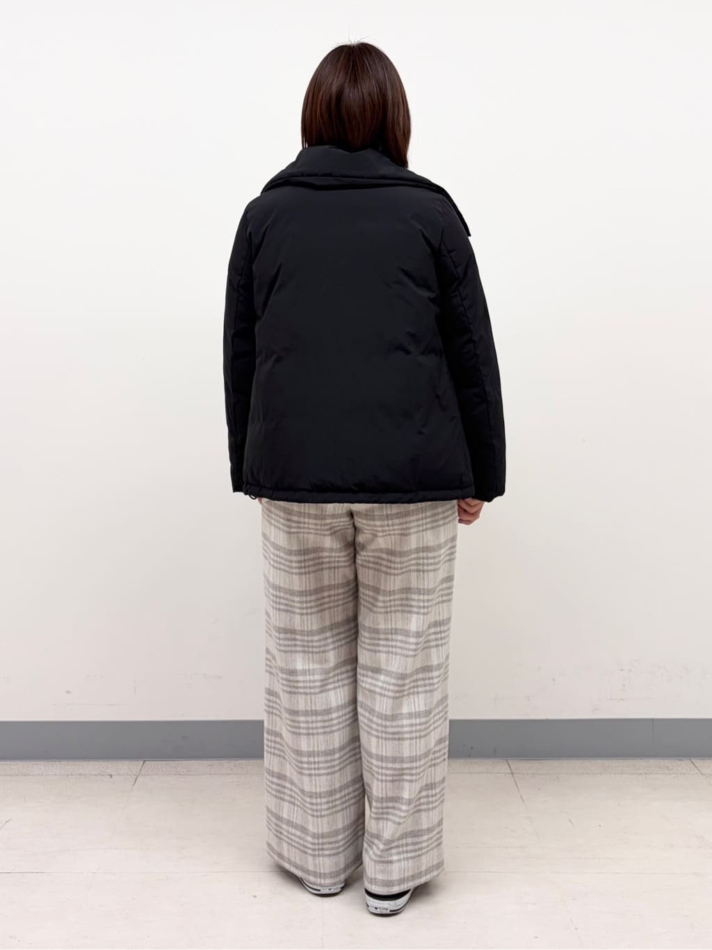 YUKARIさんの「INDIVI｜【撥水／洗える／デザイン衿】ステッチレス ショートダウンコート」を使ったコーディネート