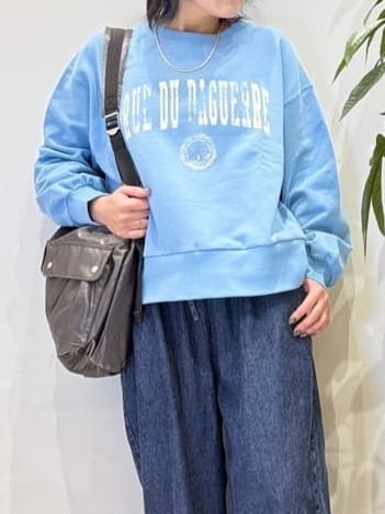 misakiさんの「SHOO･LA･RUE｜【綿100%/洗濯機可/S-LL/選べる4柄】ゆるく決めたい日に プリントアソートスウェット」を使ったコーディネート