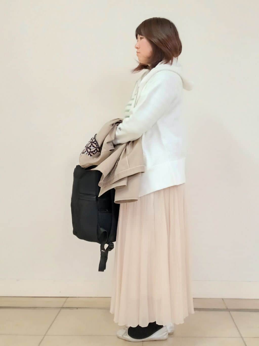 emiさんの「DRESSTERIOR｜【ウォッシャブル/撥水素材】Aラインショートトレンチジャケット」を使ったコーディネート