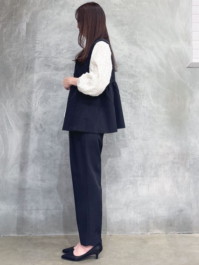 misaさんの「THE SHOP TK｜【通勤・きちんと見えに】ダブルクロス ペプラムジレ/セットアップ可」を使ったコーディネート