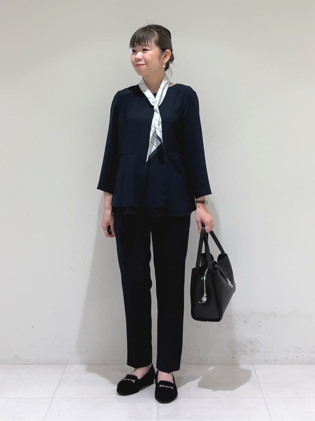 tsuyuさんの「INDIVI｜【2柄展開】柄デザインスカーフ」を使ったコーディネート