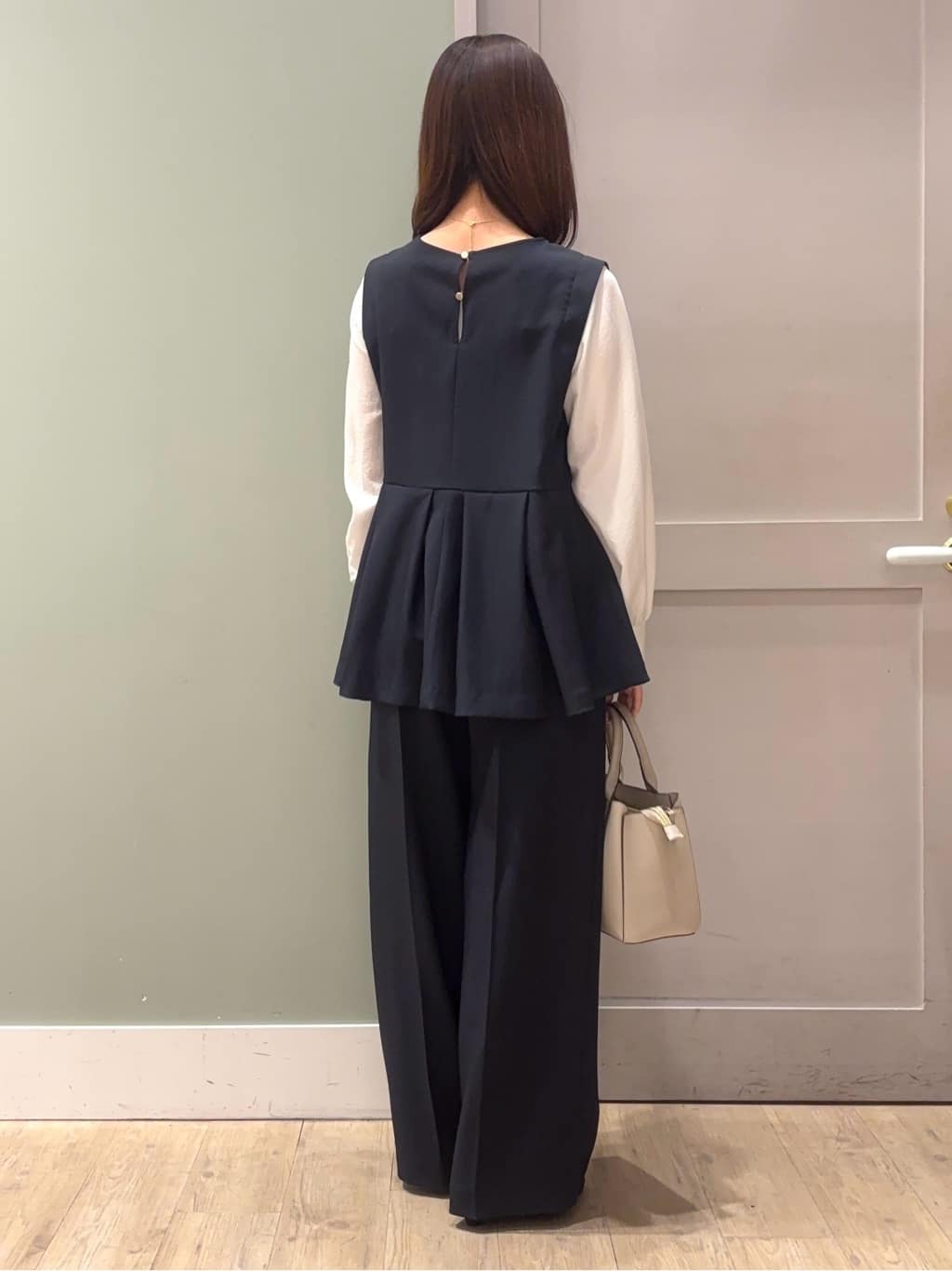 しばみさんの「grove｜【マシンウォッシュ/防シワ/S-3L】着回しできるカセット服ワイドパンツ」を使ったコーディネート