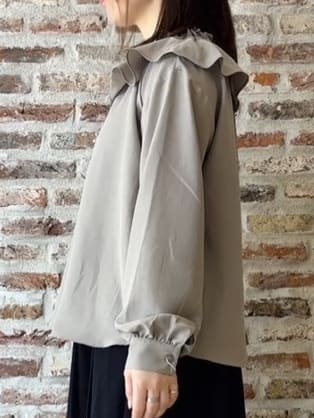 tokiさんの「THE SHOP TK｜大人のフェミニンカジュアルに エアリーフリルブラウス」を使ったコーディネート