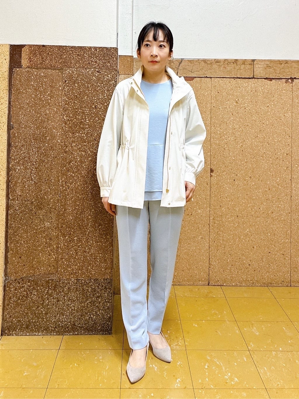 hattoriさんの「INDIVI｜【洗える／UVケア／SETUP可】着る日傘ペプラムブラウス」を使ったコーディネート