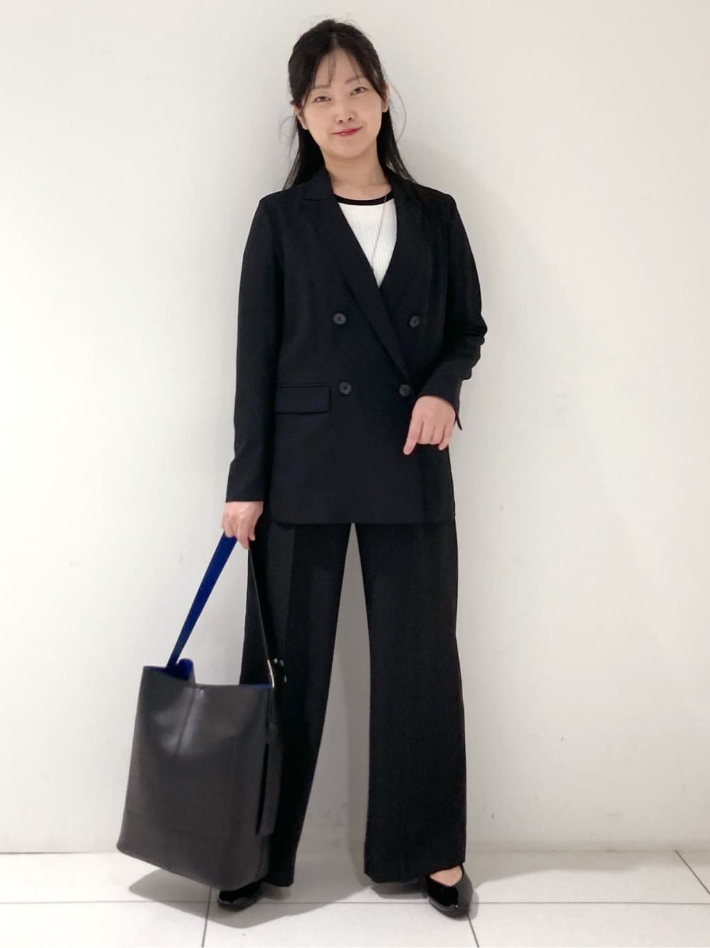 momokoさんの「INDIVI｜【インナーで活躍／アンサンブル】クルーネック半袖ニット」を使ったコーディネート