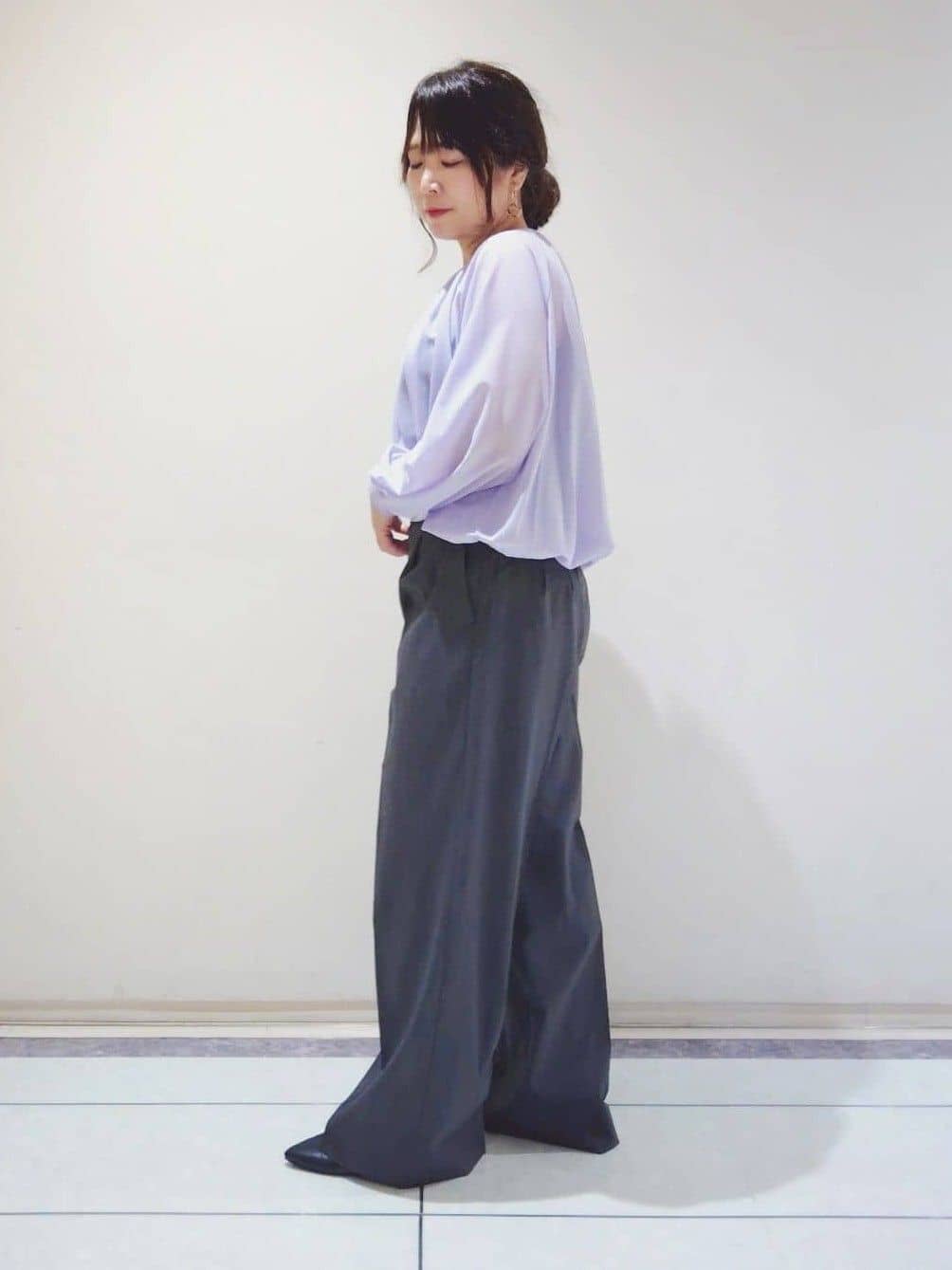 TOMOMIさんの「INDIVI｜スクエアトップロングネックレス」を使ったコーディネート