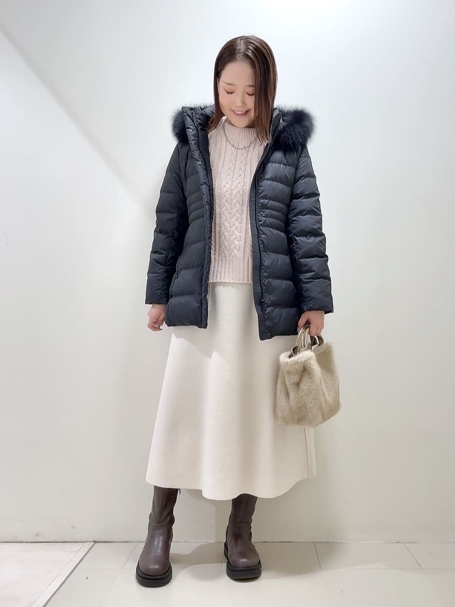 YUIさんの「UNTITLED｜【はっ水機能/フード取り外し可】ミディダウンコート」を使ったコーディネート