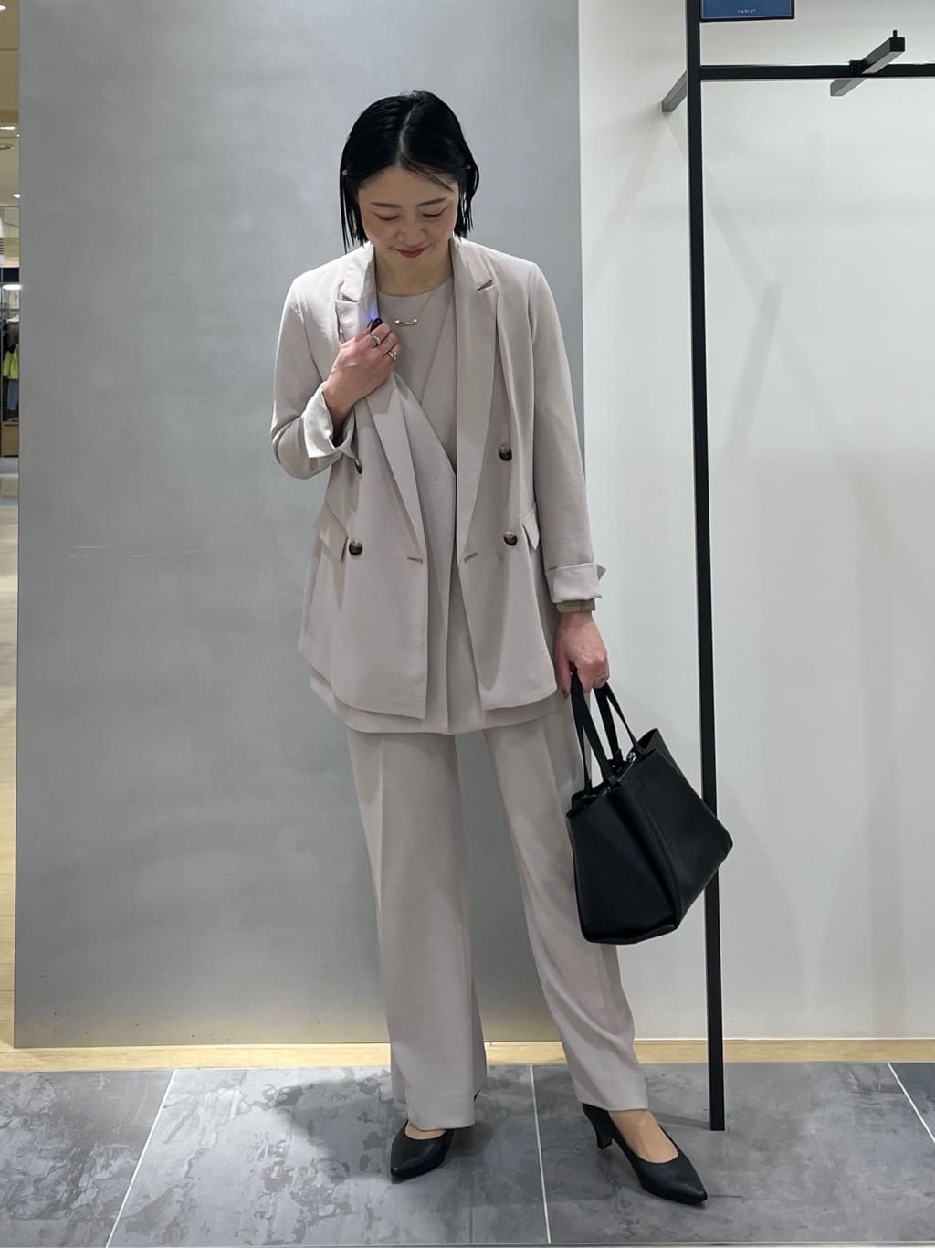 shihoさんの「INDIVI｜【洗える／多機能／SETUP可】着る日傘ダブルジャケット」を使ったコーディネート