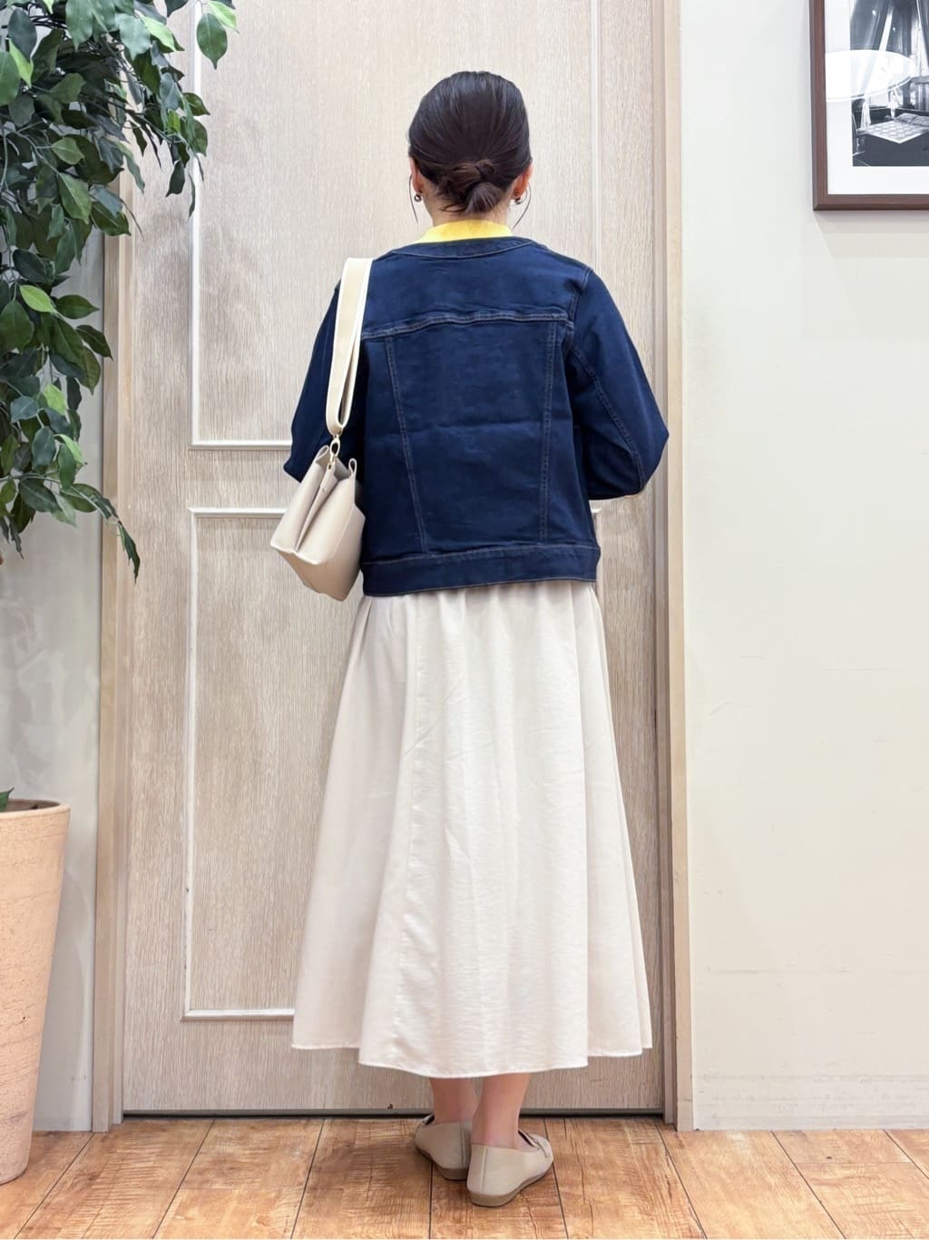 なみさんの「SHOO･LA･RUE｜【SHOO・LA・RUE DENIM/S-LL/高レビュー】大人のための ノーカラーデニムジャケット」を使ったコーディネート