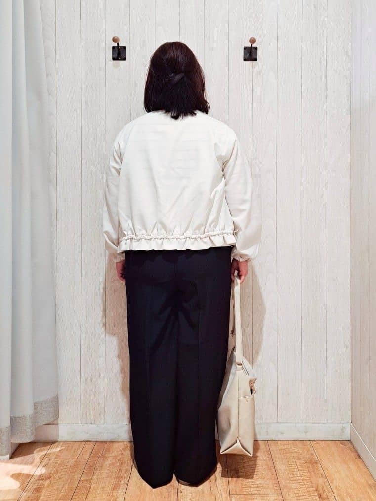 kotomiさんの「SHOO･LA･RUE｜【高レビュー/洗濯機可/S-LL】さらっと着られる 8分袖Ⅴネックニット」を使ったコーディネート