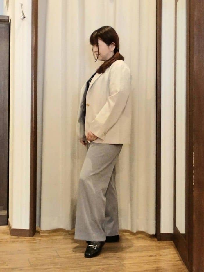 みーあさんの「SHOO･LA･RUE｜【S-LL/セットアップ可/イージーケア/UV】オンにもオフにも 軽やかシングルジャケット」を使ったコーディネート