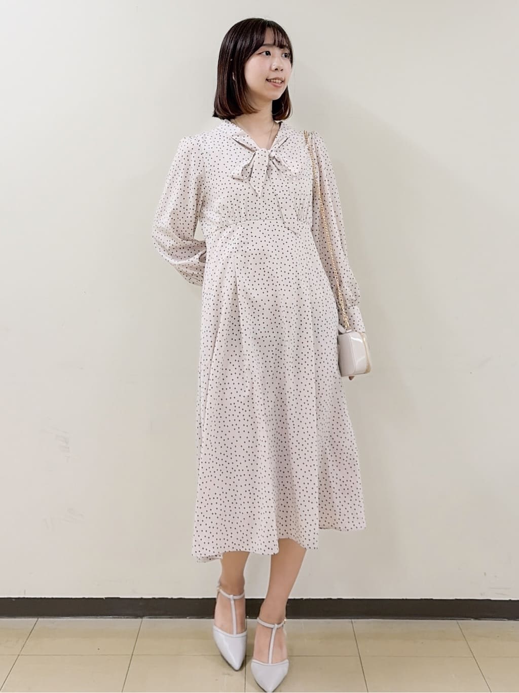 yurinaさんの「index｜リボンボウタイドットワンピース【洗濯機OK／イージーアイロン／防シワ】」を使ったコーディネート
