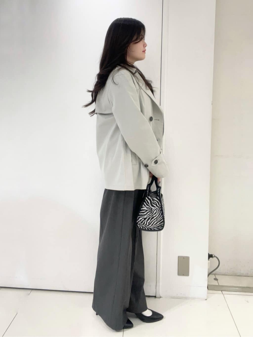 moeさんの「UNTITLED｜【定番人気/はっ水/洗える】タスランショートトレンチコート」を使ったコーディネート