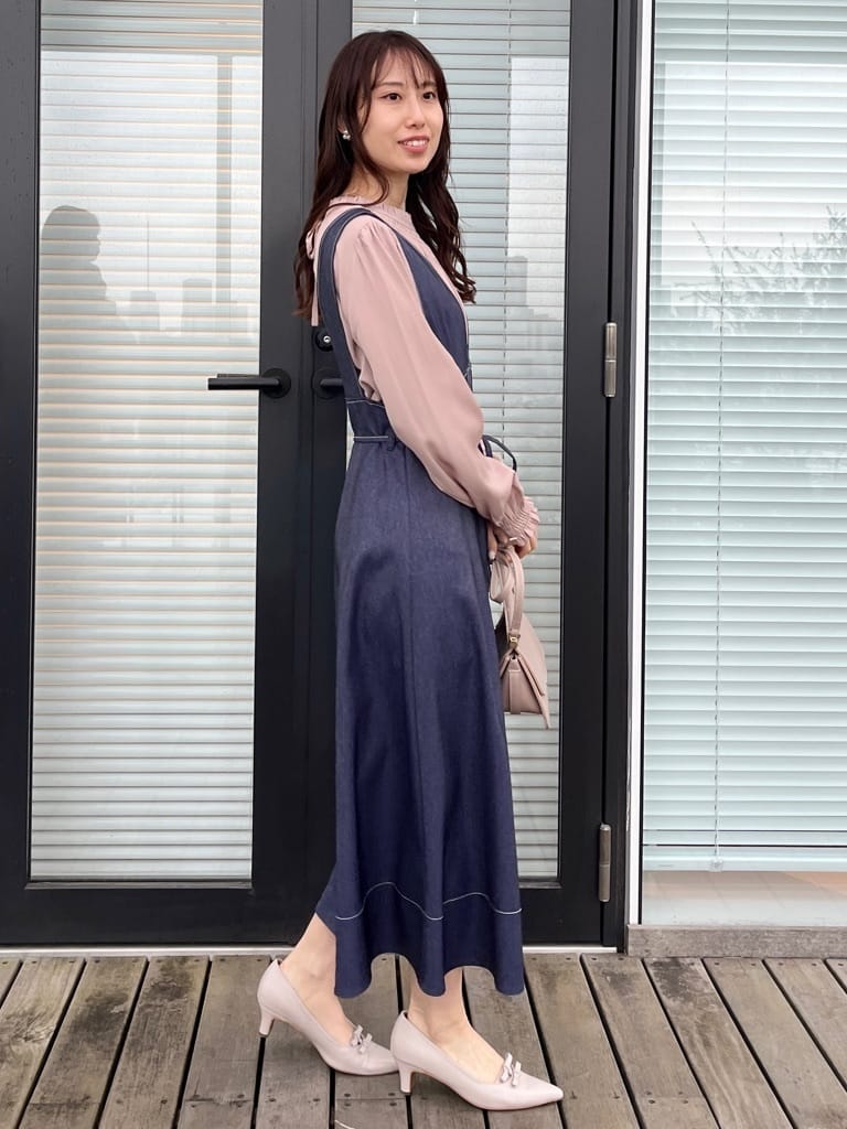はばさんの「Couture brooch｜【前後2WAY・洗える】RTピケ リボン ブラウス」を使ったコーディネート