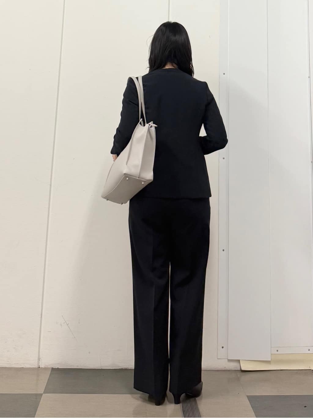 mizukiさんの「INDIVI｜【洗える／UVケア／スーツ】ストレッチノーカラージャケット」を使ったコーディネート
