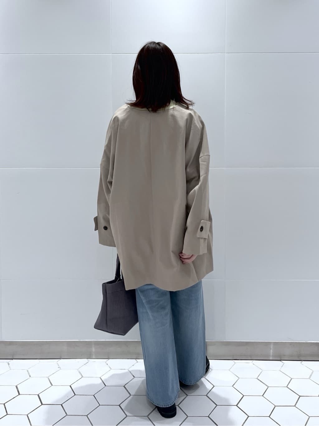 Makinoさんの「Dessin｜【花粉ガード/撥水加工/洗える】クルーネックスプリングコート」を使ったコーディネート
