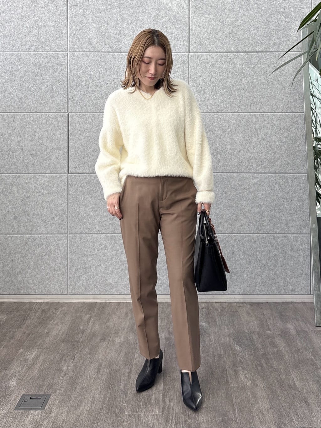 kotakiさんの「INDIVI｜【洗える】エアリーシャギートップス」を使ったコーディネート