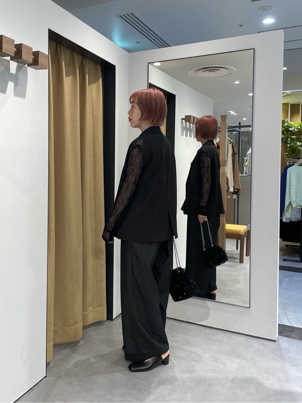 mikuさんの「INDIVI｜Comfy SET UP｜ベルテッドジレ【セットアップ対応／通勤／カセット服／接触冷感／UVカット】」を使ったコーディネート