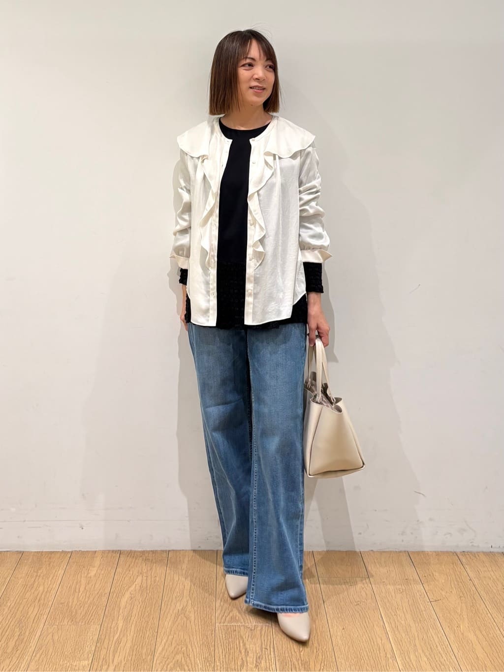 mikkoさんの「INDIVI｜【洗える】ラッフルサテンブラウス」を使ったコーディネート