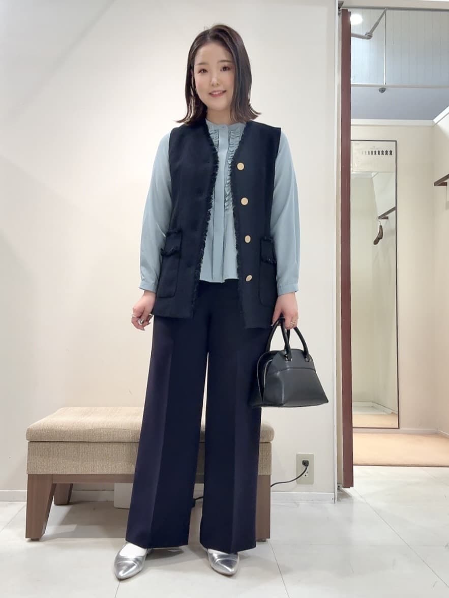 YUIさんの「UNTITLED｜【オンオフ使える】スラブツイード ジレ」を使ったコーディネート