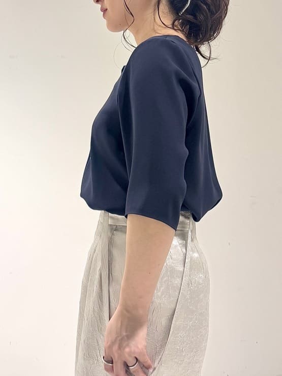 そんさんの「INDIVI｜【90cm四方】ボタニカル柄大判スカーフ」を使ったコーディネート