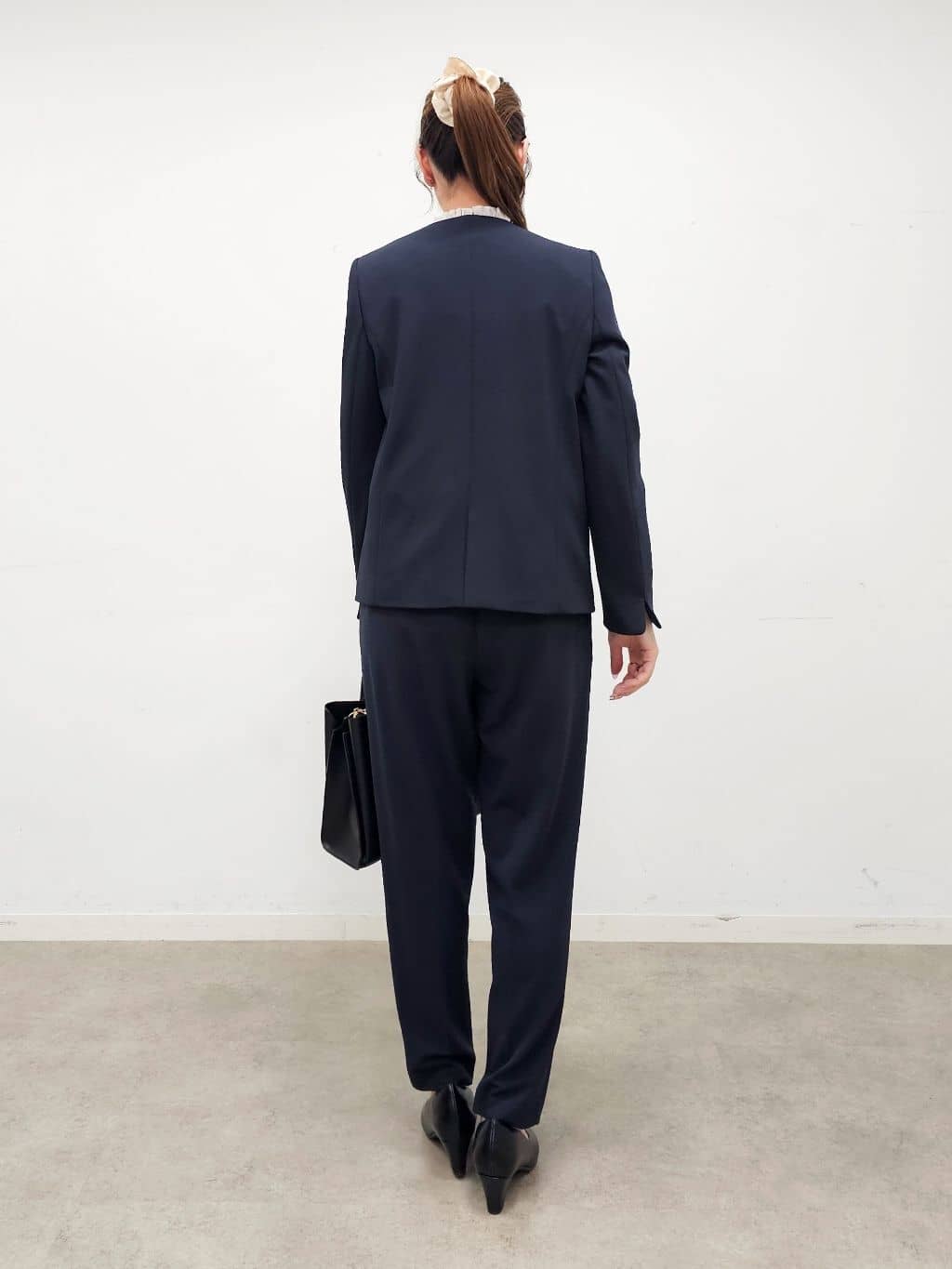 ゆゆさんの「SHOO･LA･RUE｜【洗濯機可/セットアップ可/S-3L】きちんと楽に。カットジョーゼットノーカラージャケット」を使ったコーディネート