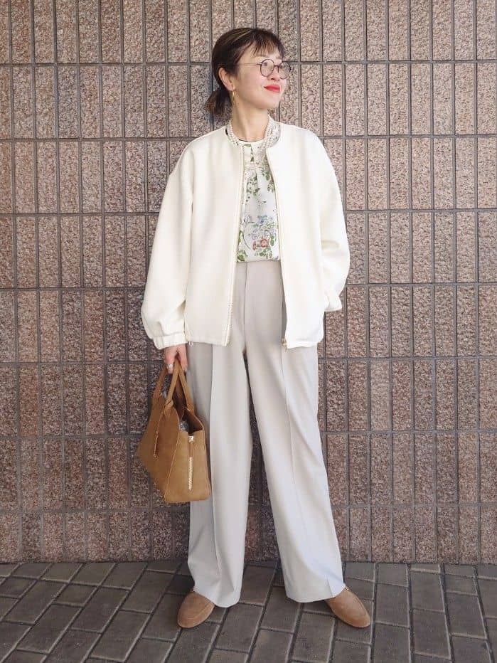 MUTSUKOさんの「UNTITLED｜【花柄/洗える】ボタニカルブラウス」を使ったコーディネート