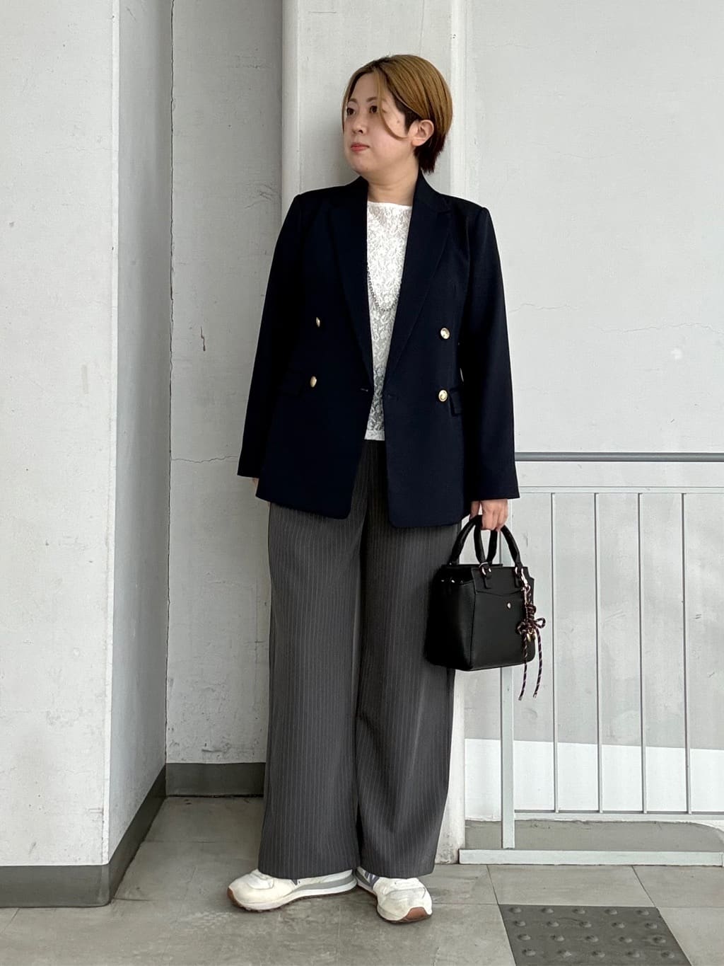 aiさんの「THE SHOP TK｜【通勤にもデイリーにも】CAVIAN 金ボタンダブルブレストジャケット」を使ったコーディネート