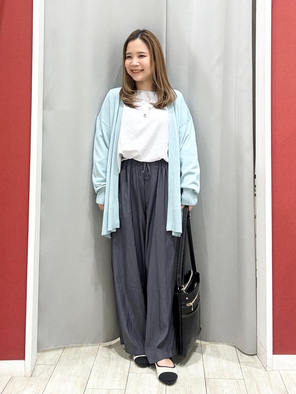 shioさんの「SHOO･LA･RUE｜【洗濯機可/UV】さらっとしたタッチが心地よい ミドルカーディガン」を使ったコーディネート