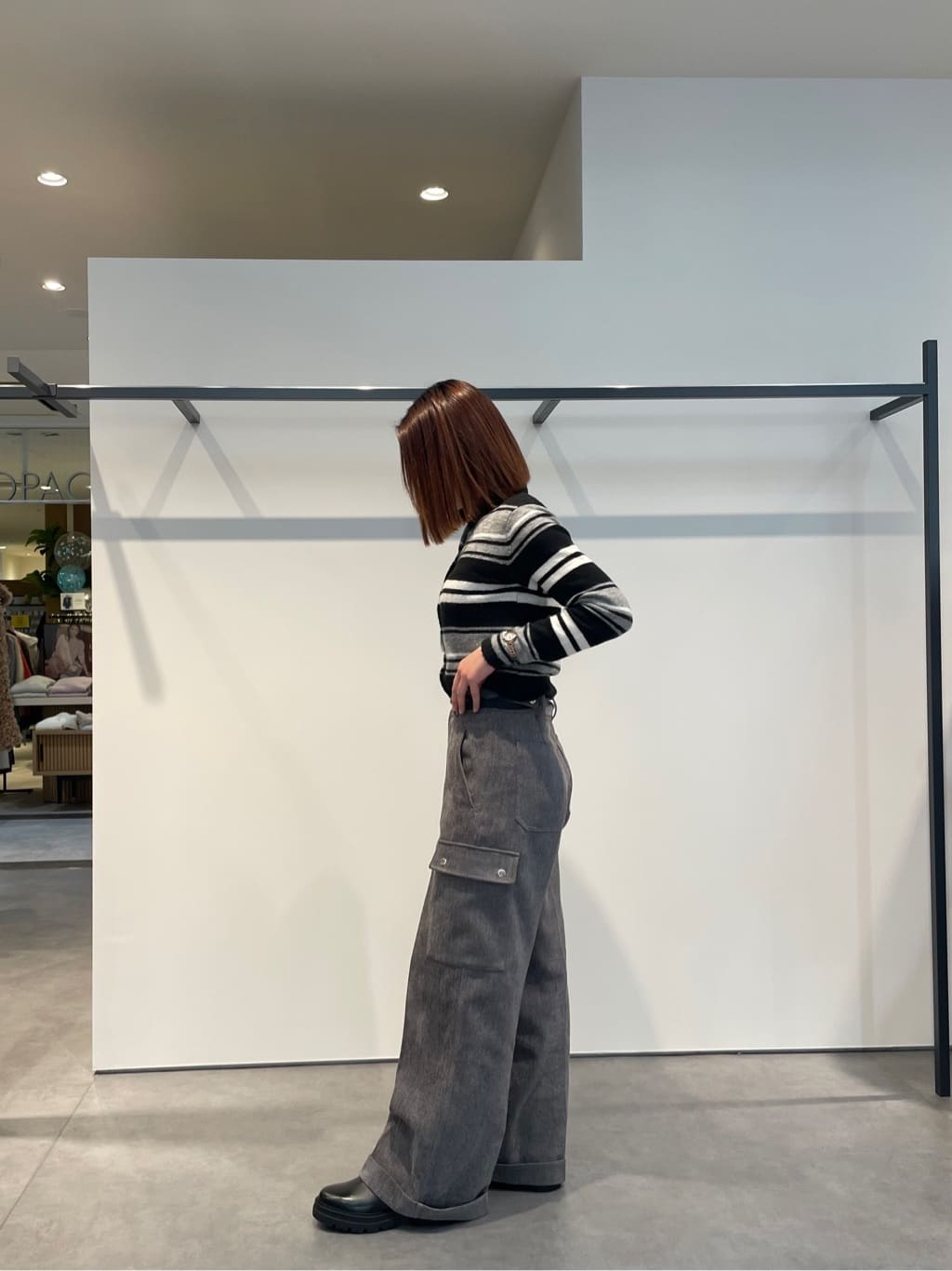 amiさんの「INDIVI｜【ENESS】チェルシーブーツ」を使ったコーディネート