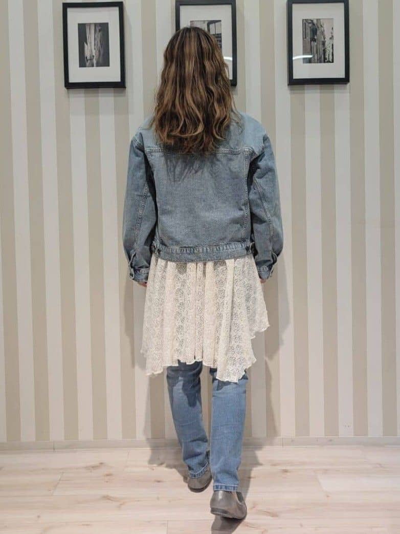 otaさんの「SHOO･LA･RUE｜【SHOO・LA・RUE DENIM】羽織るだけでこなれる　オーバーサイズデニムジャケット」を使ったコーディネート
