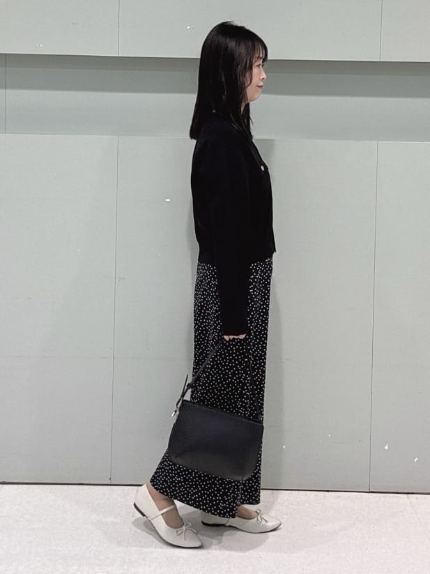 makiさんの「UNTITLED｜【セットアップ可/後ろウエストゴム】ランダムドットスカート」を使ったコーディネート