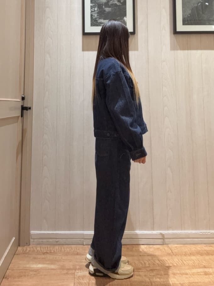 COSさんの「SHOO･LA･RUE｜【SHOO・LA・RUE DENIM】羽織るだけでこなれる　オーバーサイズデニムジャケット」を使ったコーディネート