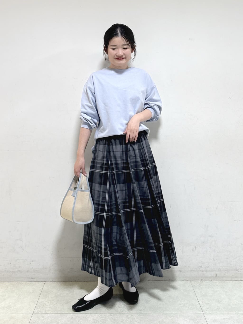 Harunaさんの「Dessin｜【360度可愛い・洗える】バックヘンリーカットソー」を使ったコーディネート
