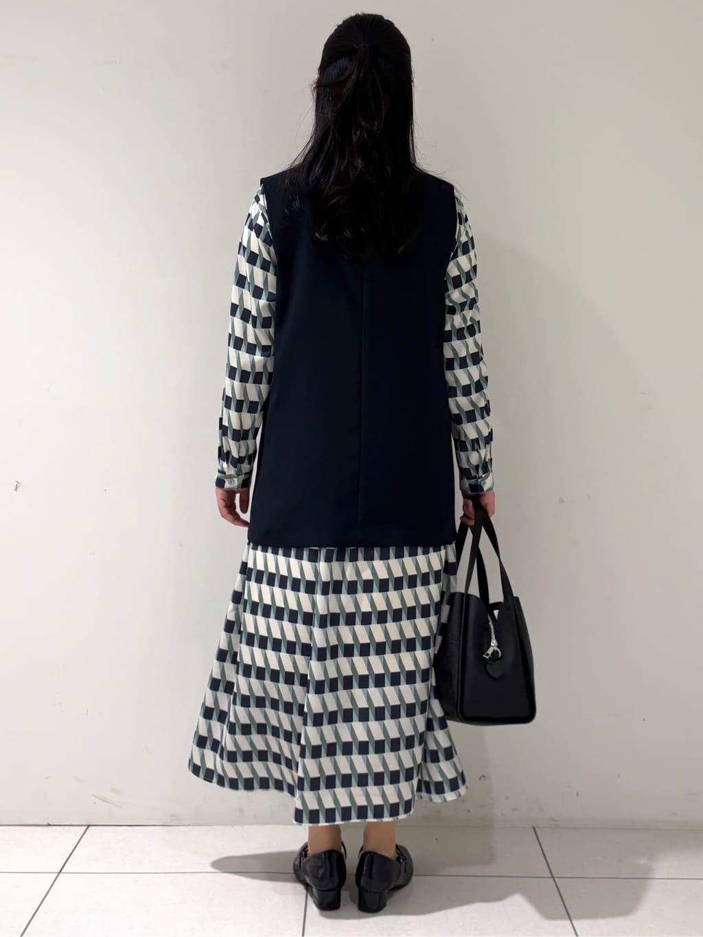 momokoさんの「INDIVI｜【洗える／多機能／SETUP可】着る日傘ジレジャケット」を使ったコーディネート