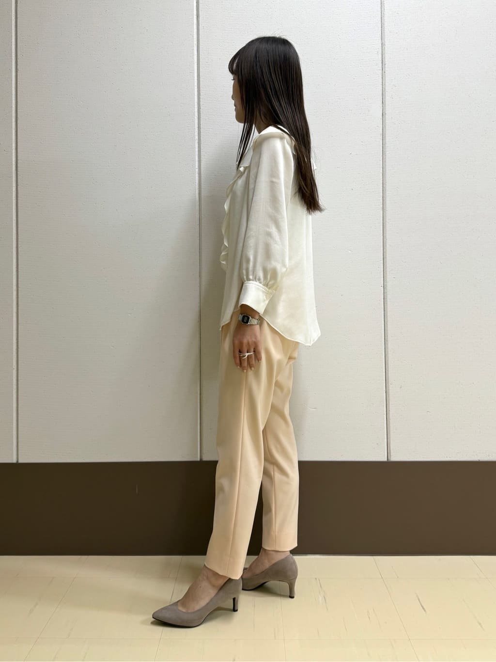 mamiさんの「INDIVI｜【洗える】ラッフルサテンブラウス」を使ったコーディネート