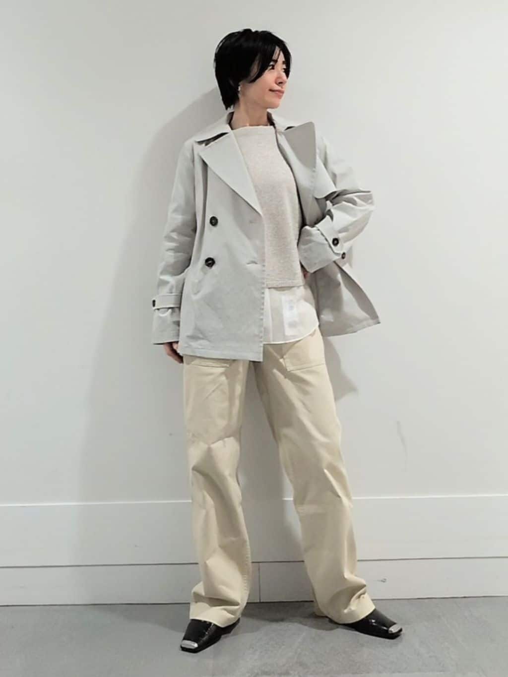 ミズタさんの「UNTITLED｜【定番人気/はっ水/洗える】タスランショートトレンチコート」を使ったコーディネート