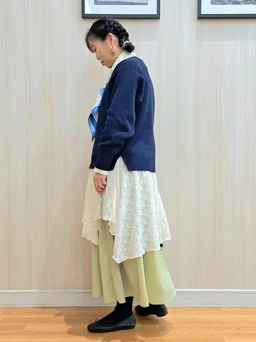 Saoさんの「SHOO･LA･RUE｜【洗濯機可/S-LL/インしなくても着られる】1枚で決まる　レイヤード風スウェットライクニット」を使ったコーディネート