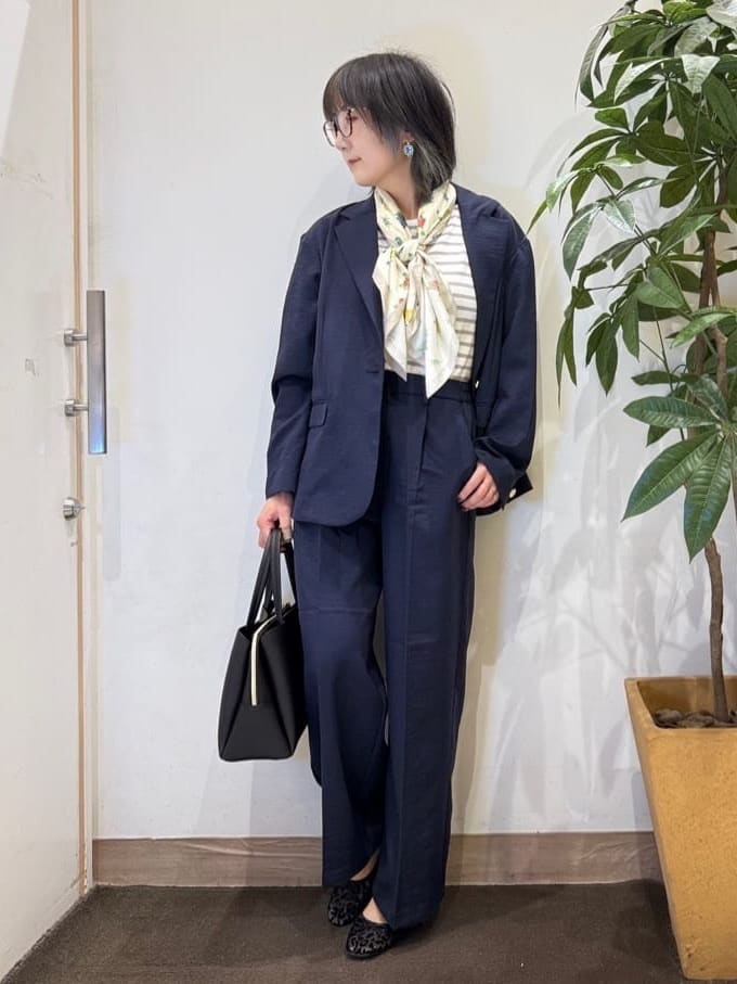 misakiさんの「SHOO･LA･RUE｜【洗濯機可/セットアップ可/UV/SS-LL】楽してきちんと きれい見えゆったりワイドパンツ」を使ったコーディネート