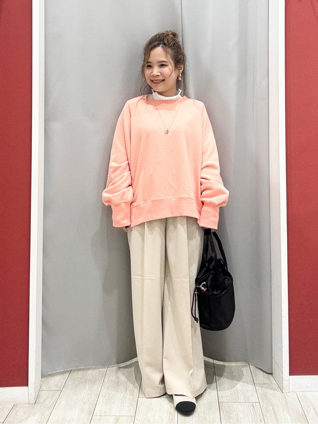 shioさんの「SHOO･LA･RUE｜【着丈選べる/S-LL】センタープレスできちんと見え イージーワイドパンツ」を使ったコーディネート