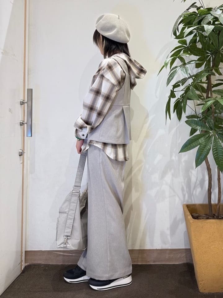 misakiさんの「SHOO･LA･RUE｜ヒールアップスニーカー」を使ったコーディネート