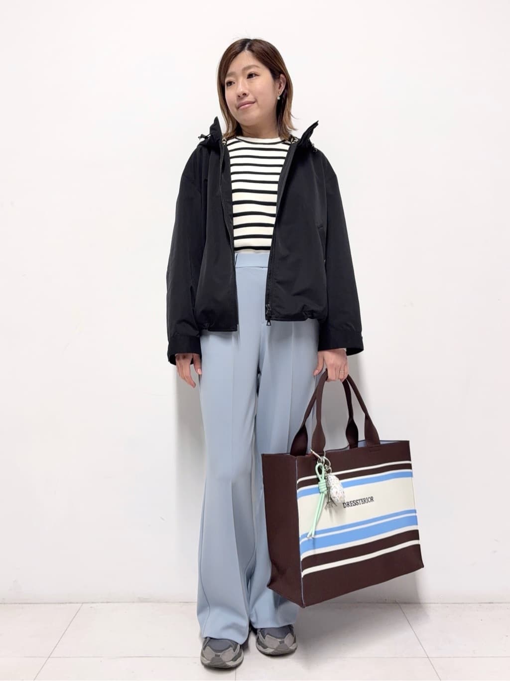 Nishijimaさんの「DRESSTERIOR｜【ウォッシャブル/撥水素材】撥水ツイル マウンテンパーカー」を使ったコーディネート