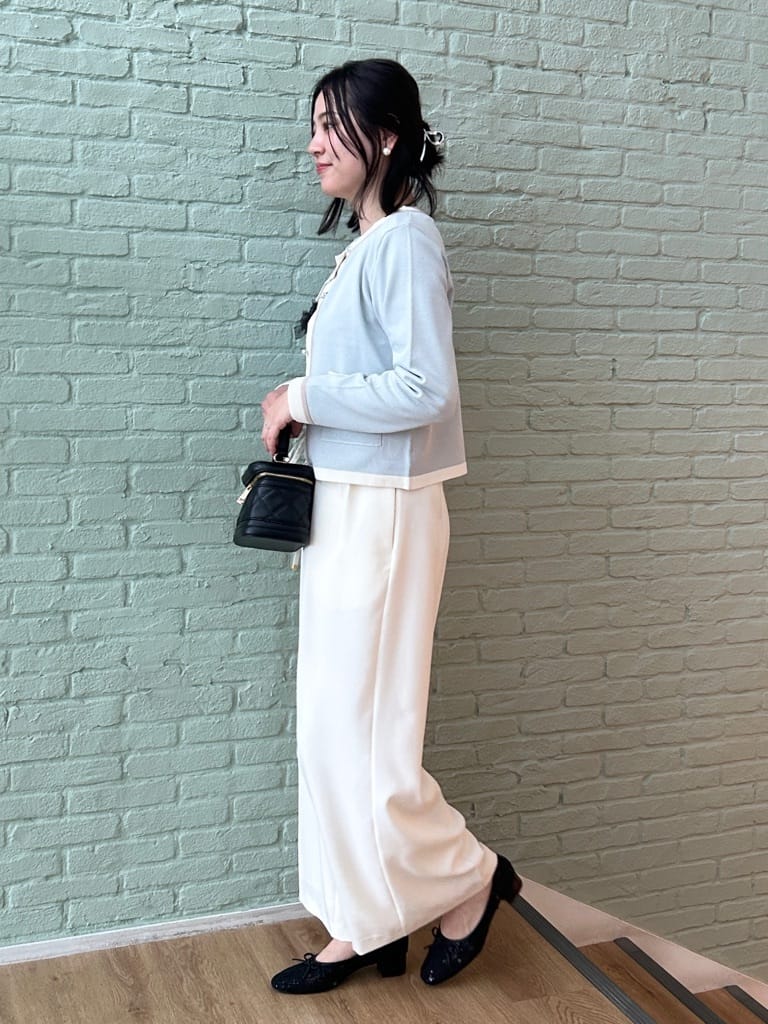 shinoさんの「Couture brooch｜【綿100％・洗える】パリジェンヌ プリントTシャツ」を使ったコーディネート