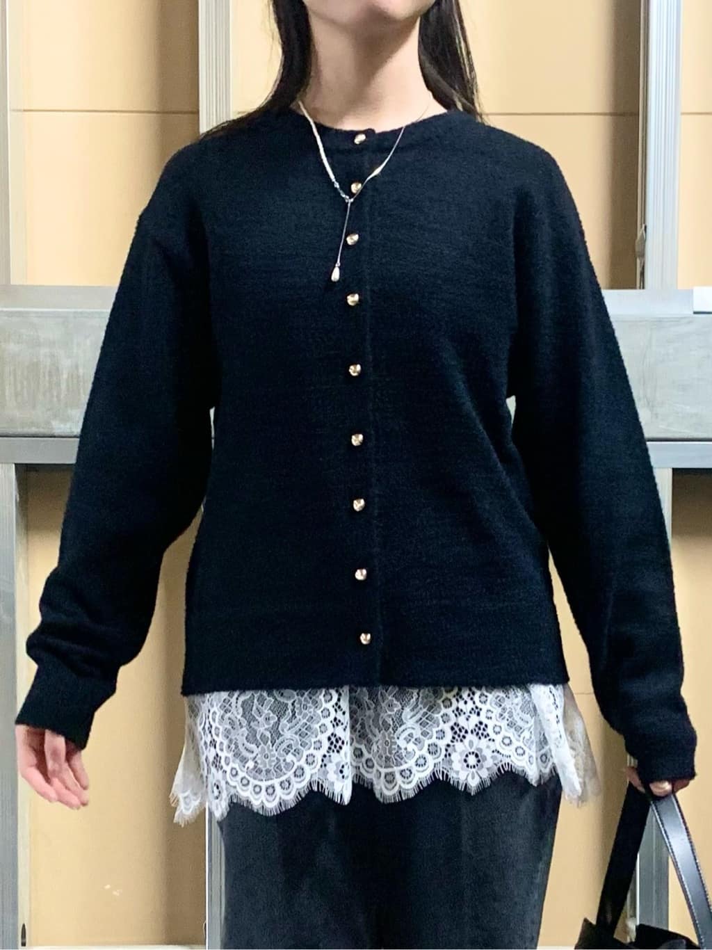 sahoさんの「THE SHOP TK｜ふわふわミニシャギー クルーネックカーディガン」を使ったコーディネート