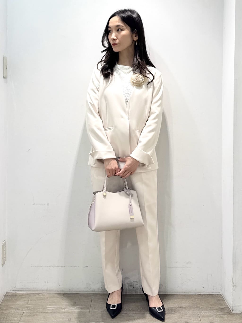 yuicciさんの「OPAQUE.CLIP｜《通勤／セットアップ対応》 パイピングVネックジャケット【洗濯機OK】」を使ったコーディネート
