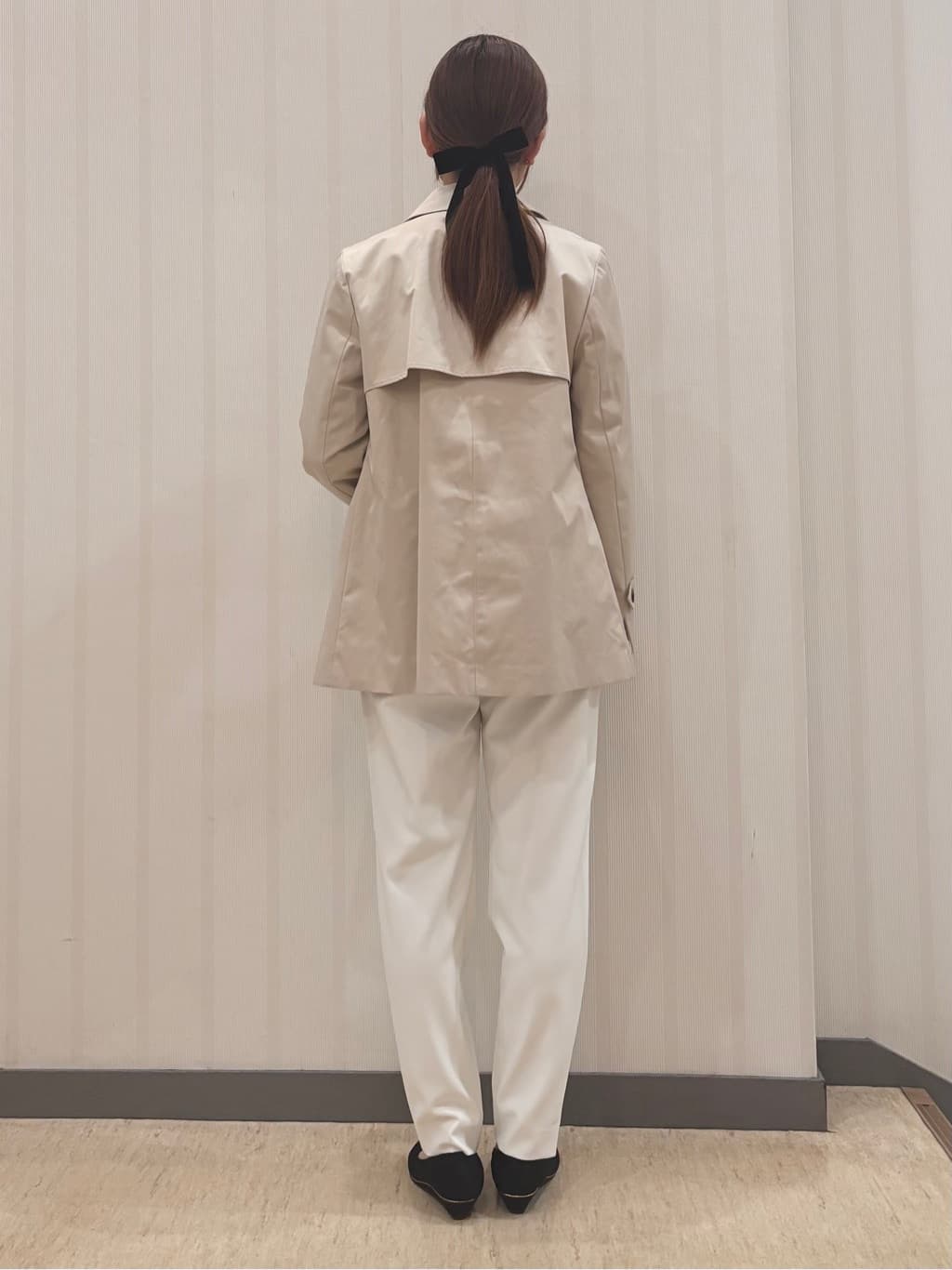 ちひさんの「INDIVI｜【褒められパンツ／高ストレッチ】タックテーパードパンツ」を使ったコーディネート