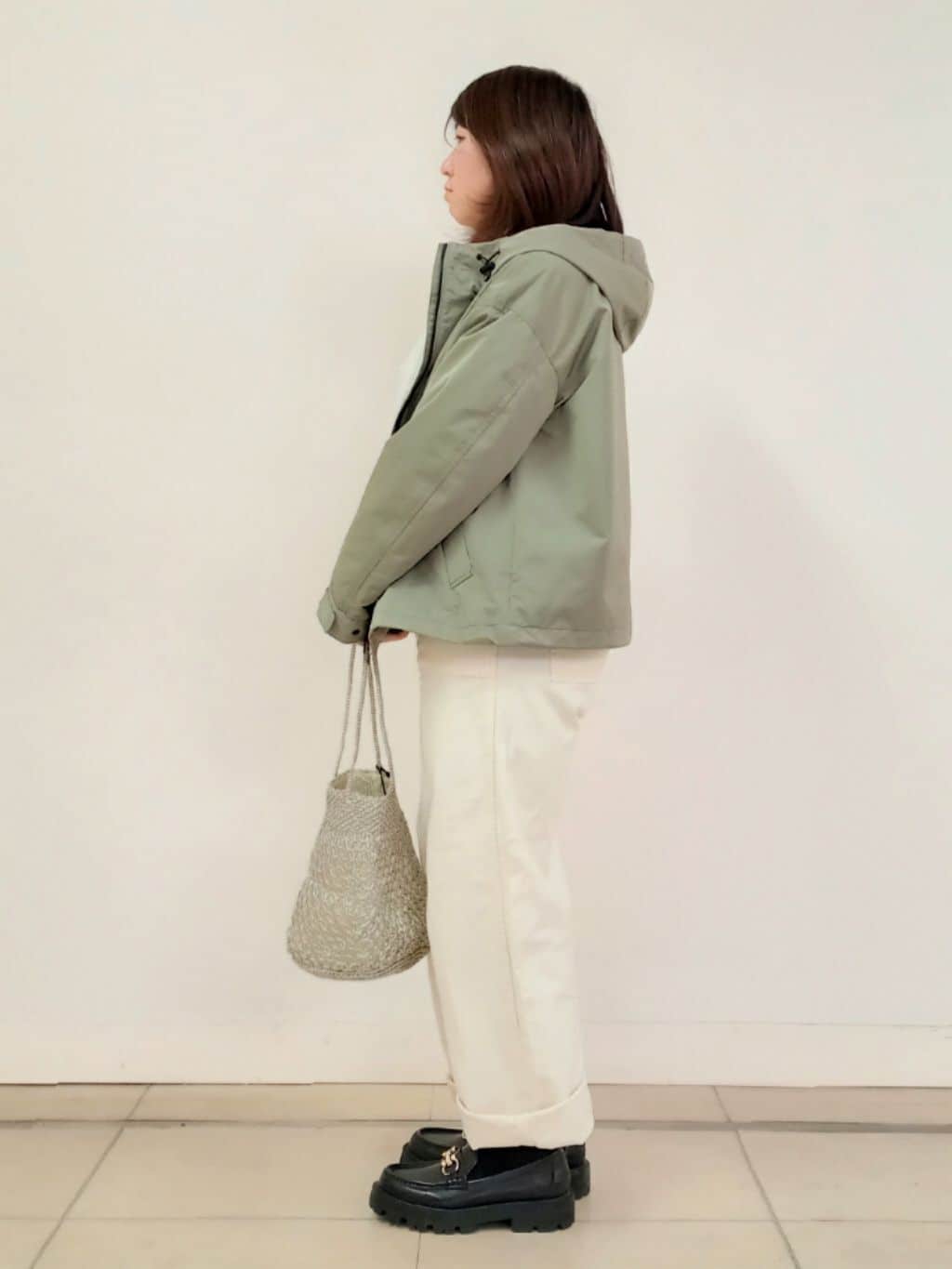 emiさんの「DRESSTERIOR｜【ウォッシャブル/撥水素材】撥水ツイル マウンテンパーカー」を使ったコーディネート