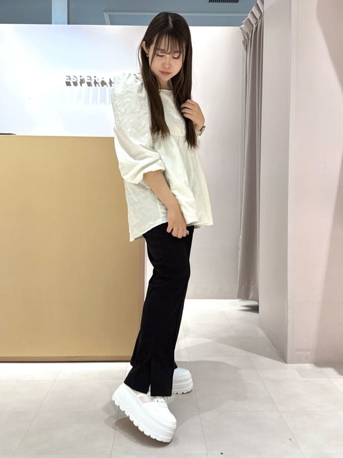 neinaさんの「ESPERANZA｜ラメライン厚底スニーカー」を使ったコーディネート
