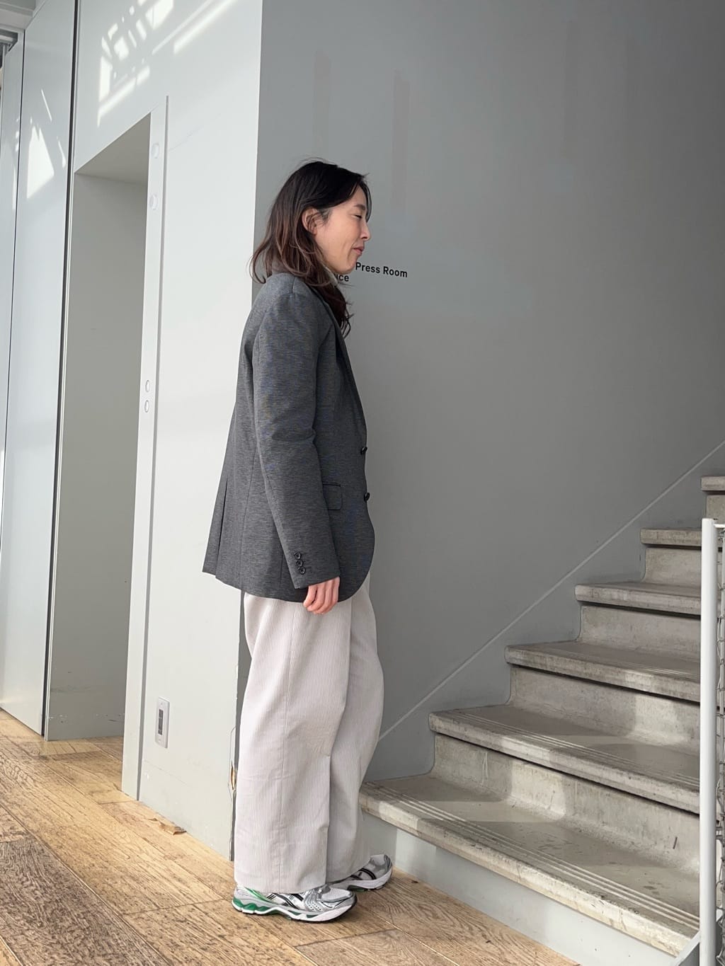 神野（jinno）さんの「TAKEO KIKUCHI｜【Air Palette Knit】ワンポイント カラーニット プルオーバー」を使ったコーディネート